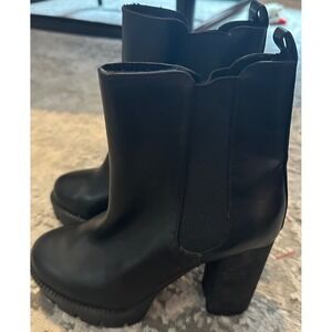 Charles David Black Faux Leather Chunky Heel Lug Sole Chelsea Boots size 5